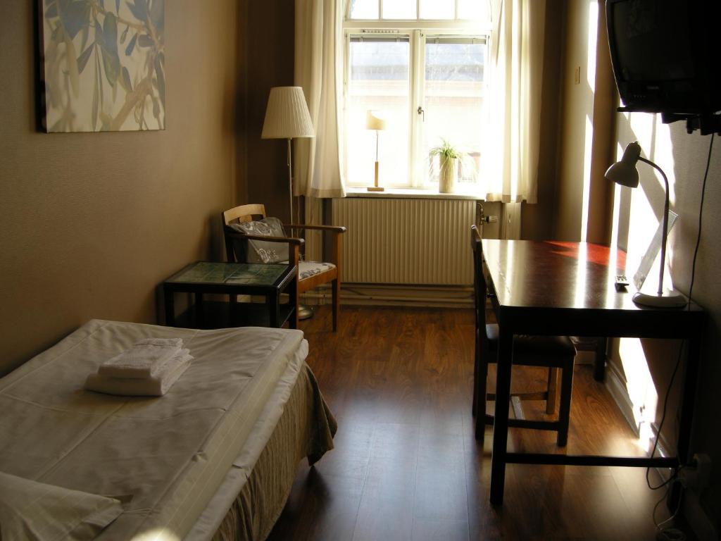 Jaernvaegshotellet Gavle Room photo